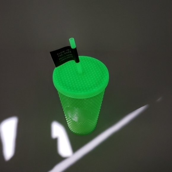 STARBUCKS NWT GLOW IN THE DARK GREEN 16 OZ TUMBLER HALLOWEEN SPOOKY COFFEE - Picture 11 of 11